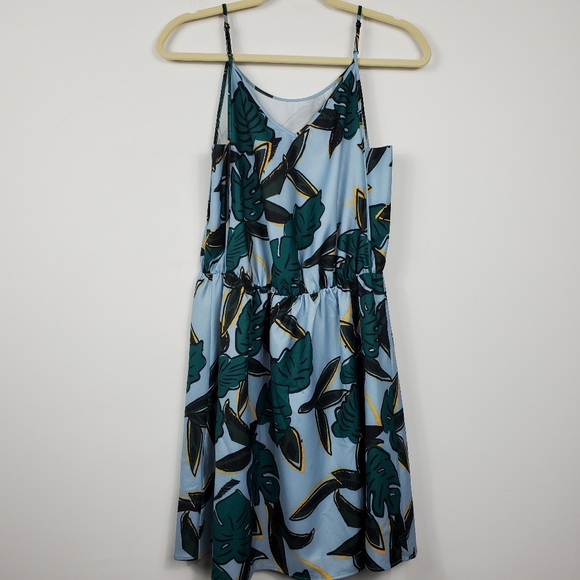 Lacoste Tropical Leaf Pattern Sleeveless Dress - Picture 5 of 7